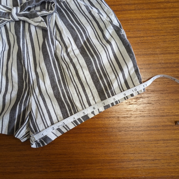 H&M Divided High Waisted Shorts - Picture 7 of 8